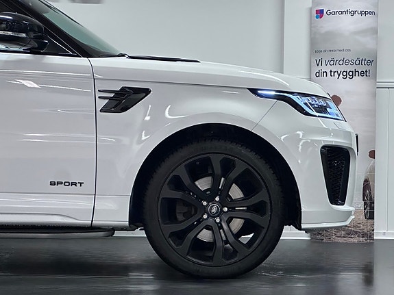 Land Rover Range Rover Sport 7 of 28