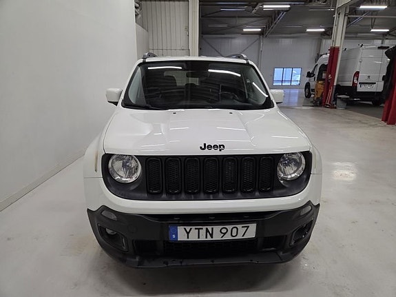Jeep Renegade 2 of 10
