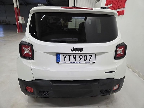 Jeep Renegade 7 of 10