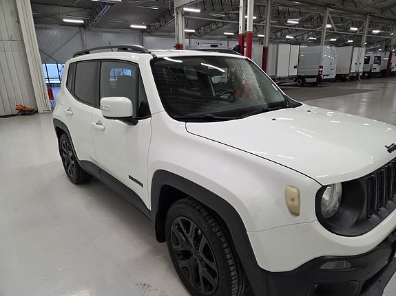 Jeep Renegade 3 of 10
