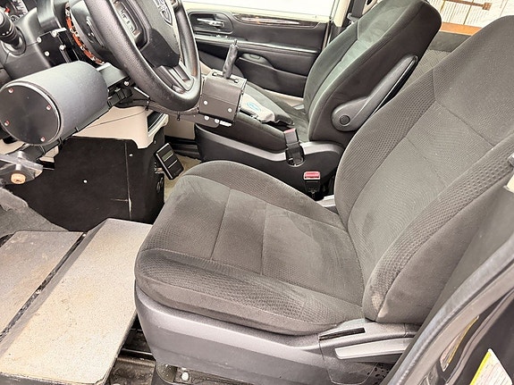 Dodge Grand Caravan 12 of 15