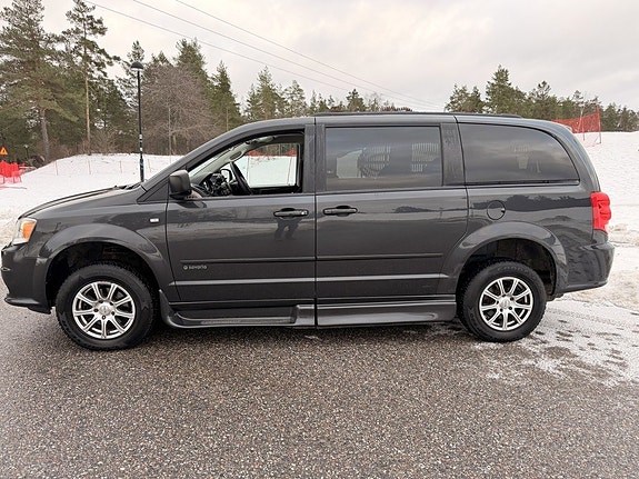 Dodge Grand Caravan 2 of 5