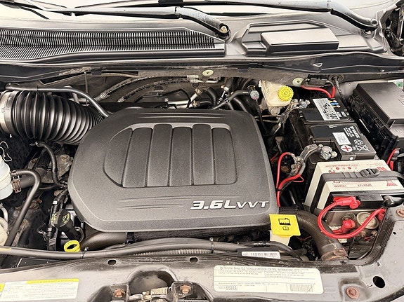 Dodge Grand Caravan 8 of 15