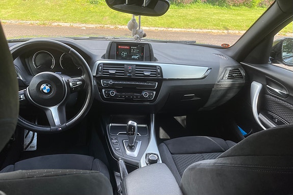 BMW 118i 5 of 8