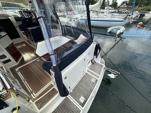 Aquador 33 HT 2010, D6-370, 486h 5 of 5