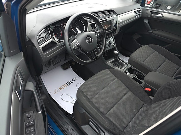 Volkswagen Touran 9 of 15
