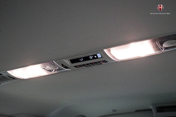 Volkswagen Caravelle 16 of 17
