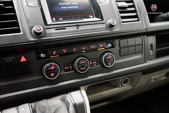 Volkswagen Caravelle 15 of 17