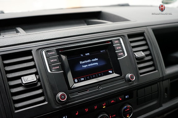 Volkswagen Caravelle 14 of 17