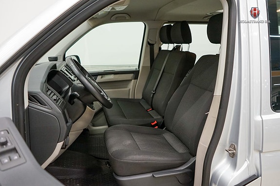 Volkswagen Caravelle 12 of 17