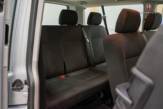 Volkswagen Caravelle 9 of 17