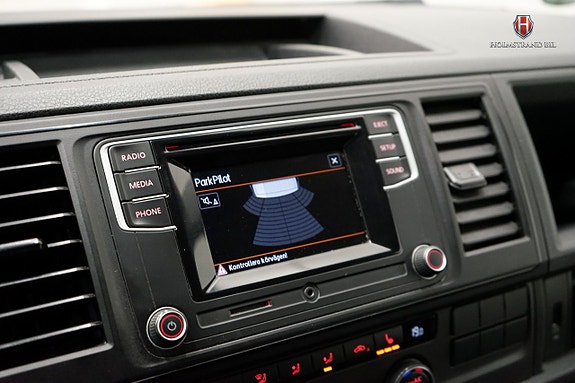 Volkswagen Caravelle 13 of 17