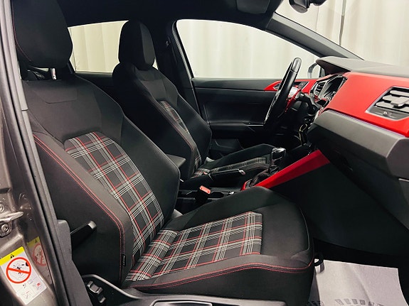 Volkswagen Polo 19 of 27