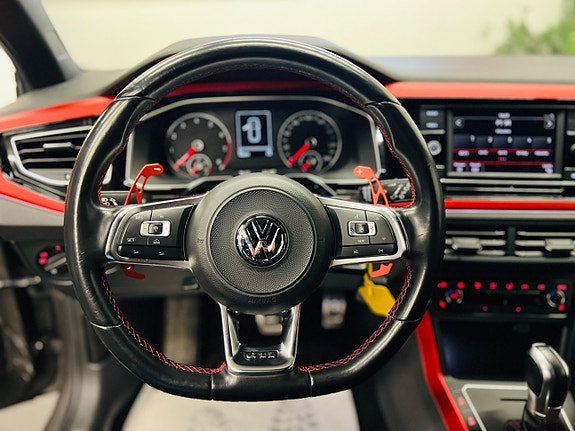 Volkswagen Polo 10 of 27