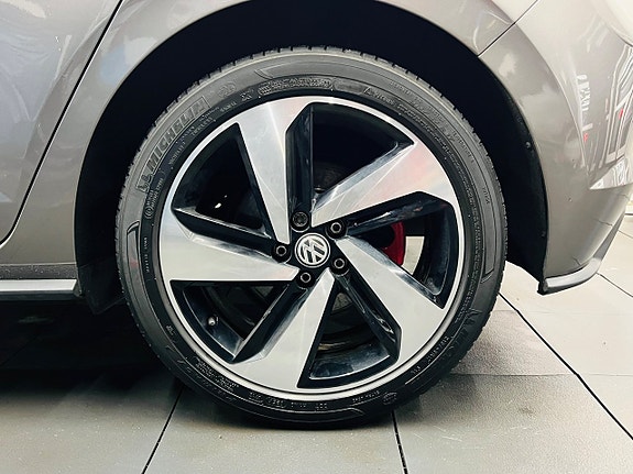 Volkswagen Polo 23 of 27