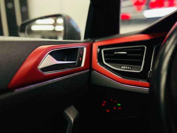 Volkswagen Polo 14 of 27