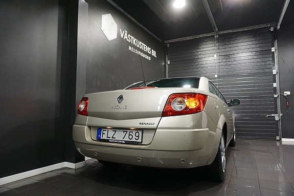 Renault Megane 21 of 22