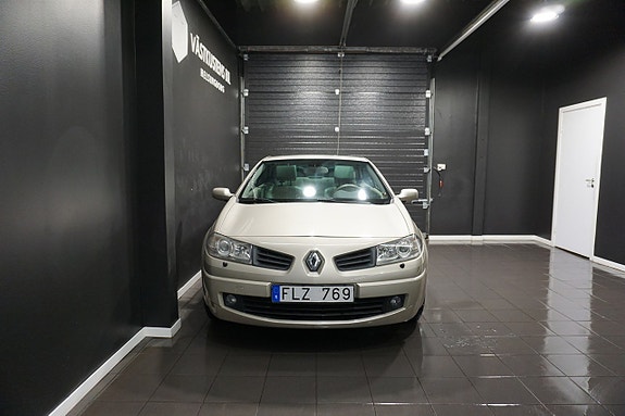 Renault Megane 2 of 22