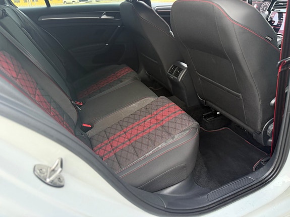 Volkswagen Golf-Serie 15 of 21