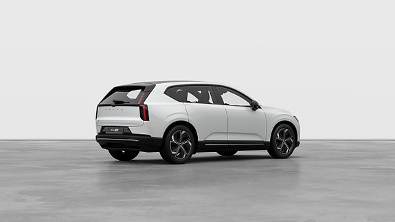 Volvo EX60 26 of 30