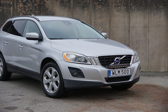 Volvo XC60 3 of 20
