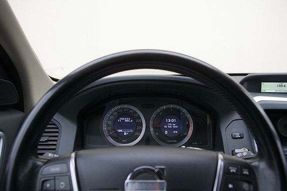Volvo XC60 16 of 20