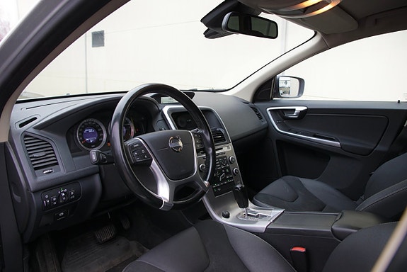 Volvo XC60 15 of 20
