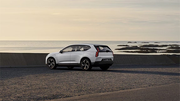Volvo EX60 8 of 23