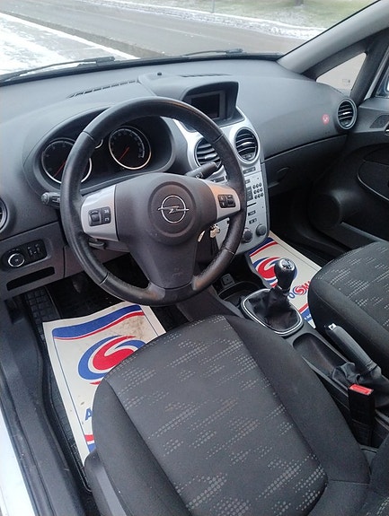Opel Corsa 8 of 14