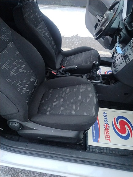 Opel Corsa 9 of 14