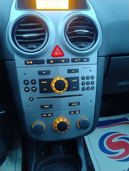 Opel Corsa 13 of 14