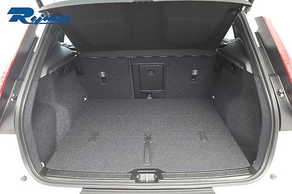 Volvo EX40 19 of 22