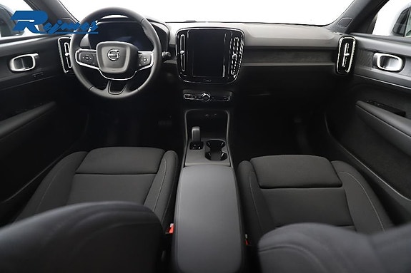 Volvo EX40 7 of 22