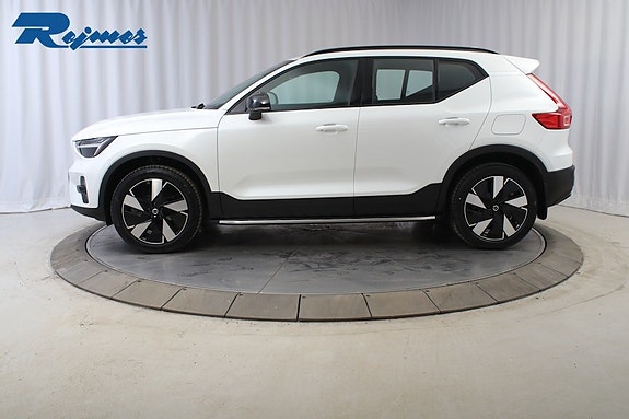 Volvo EX40 4 of 22