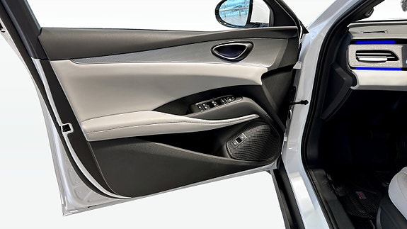 BYD Seal 6 11 of 13
