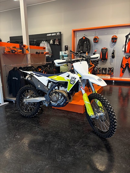Husqvarna FC 350 2 of 3