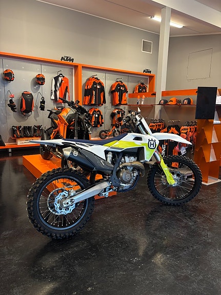 Husqvarna FC 350 3 of 3