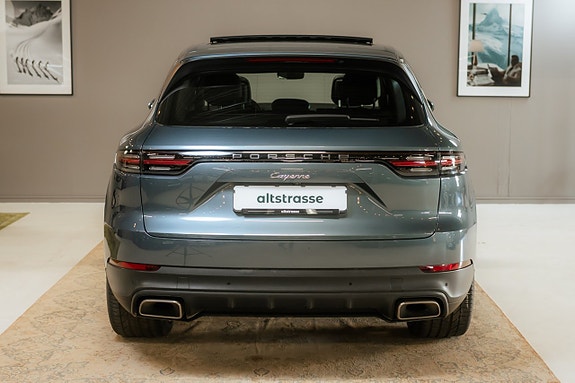 Porsche Cayenne 12 of 27