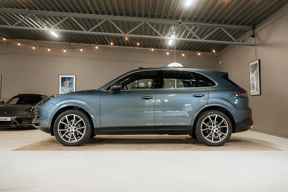 Porsche Cayenne 6 of 27