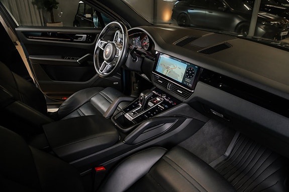 Porsche Cayenne 23 of 27