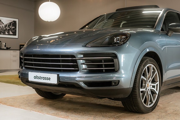 Porsche Cayenne 3 of 5
