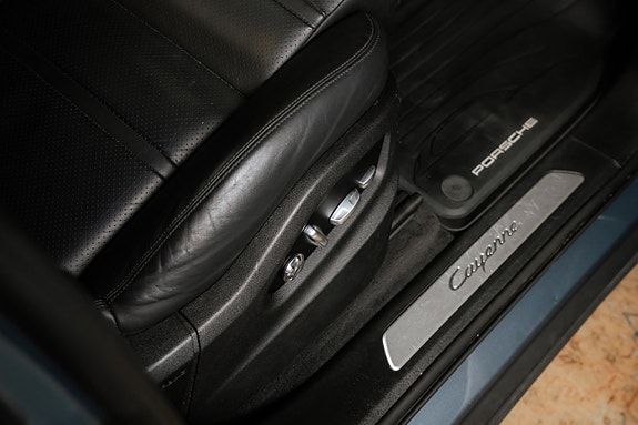 Porsche Cayenne 25 of 27