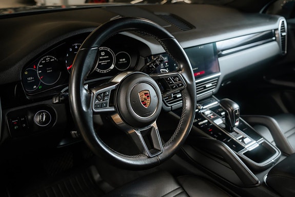 Porsche Cayenne 14 of 27