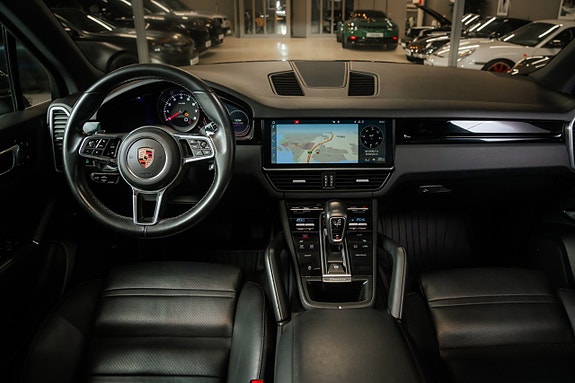 Porsche Cayenne 22 of 27