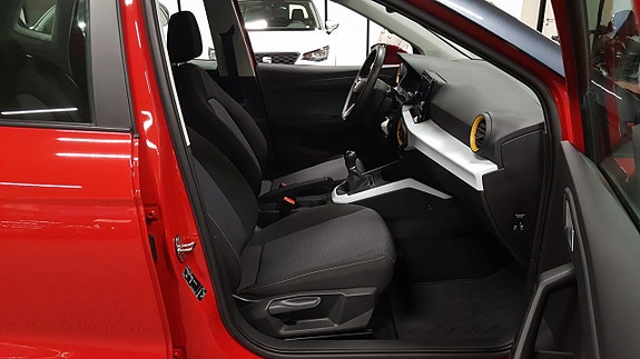 Seat Arona 4 of 5