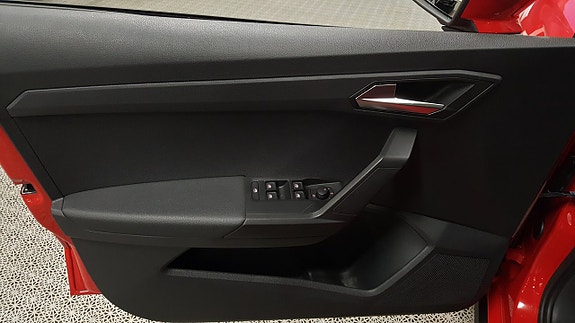 Seat Arona 22 of 23