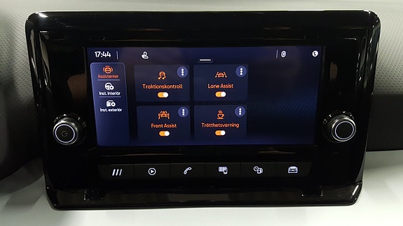 Seat Arona 19 of 23