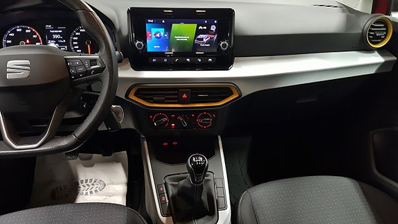Seat Arona 15 of 23