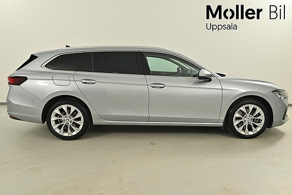 Skoda Superb 2 of 5