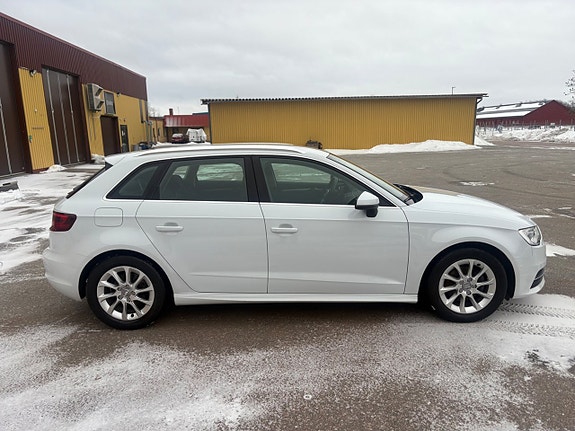 Audi A3 4 of 5